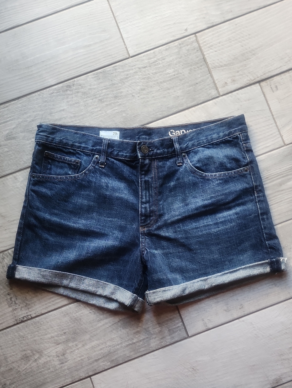 GAP Women's Sexy Boyfriend Shorts-Size 29r